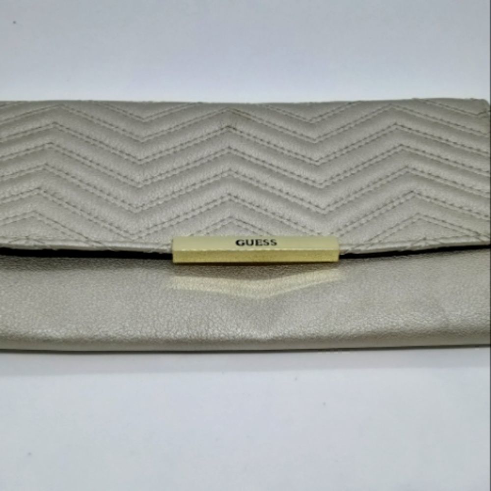 Guess Wallet/Clutch Cream Color/NWT